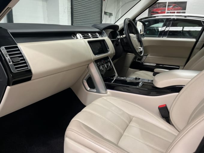 2025 Land Rover Range Rover