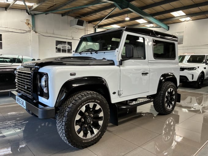 2025 Land Rover Defender 90