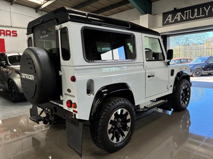 2025 Land Rover Defender 90