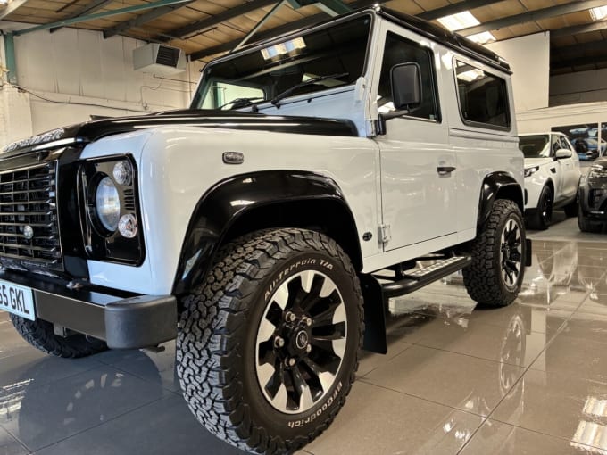 2025 Land Rover Defender 90