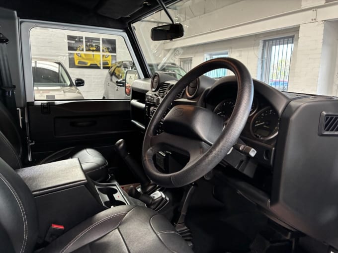 2025 Land Rover Defender 90