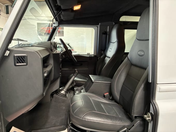 2025 Land Rover Defender 90