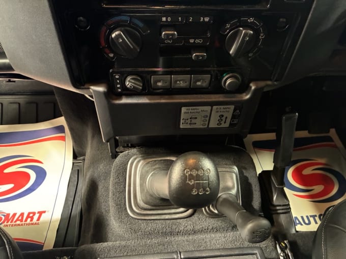 2025 Land Rover Defender 90