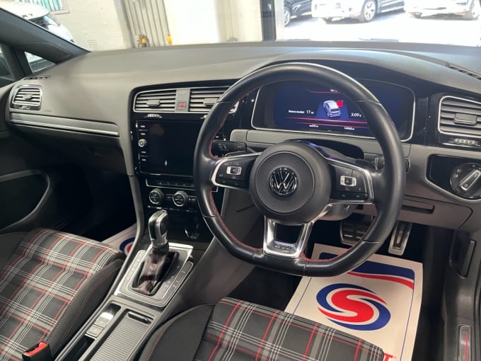 2025 Volkswagen Golf