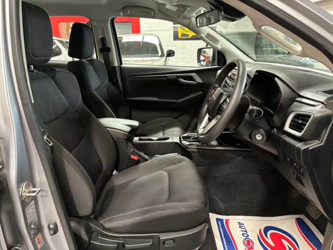 2025 Isuzu D-max