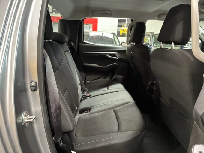 2025 Isuzu D-max