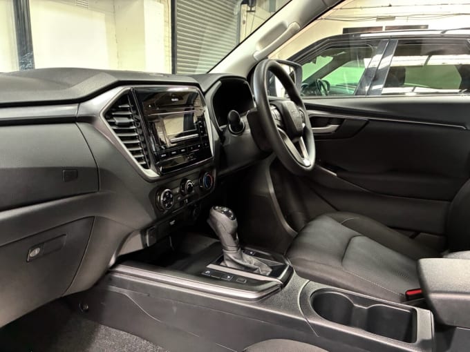 2025 Isuzu D-max