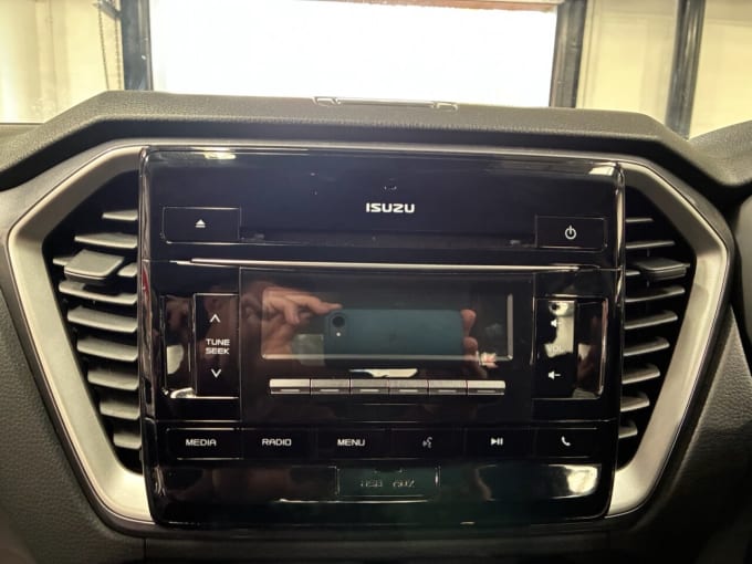 2025 Isuzu D-max