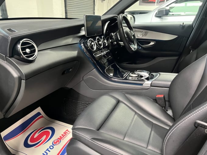2025 Mercedes-benz Glc