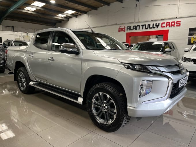 2025 Mitsubishi L200