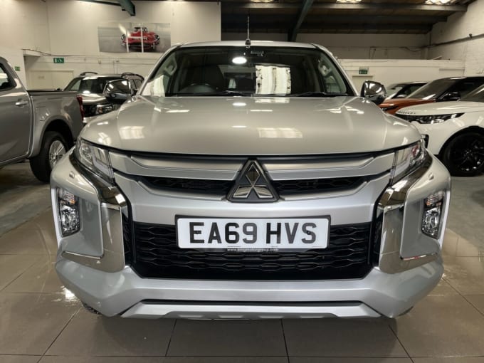2025 Mitsubishi L200