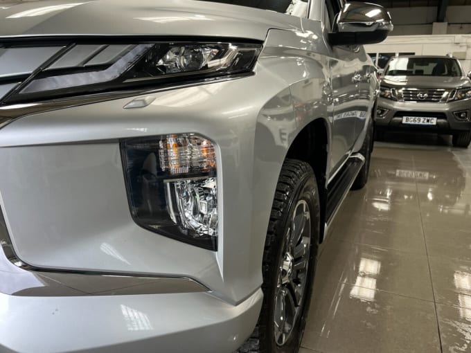 2025 Mitsubishi L200