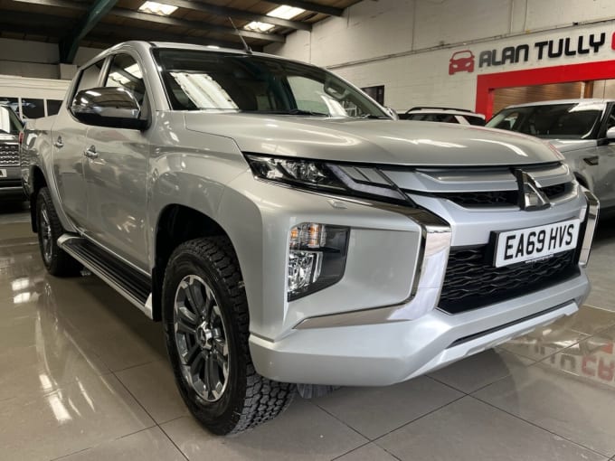 2025 Mitsubishi L200