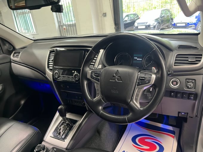 2025 Mitsubishi L200