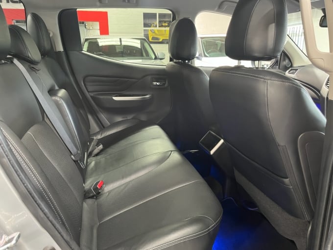 2025 Mitsubishi L200