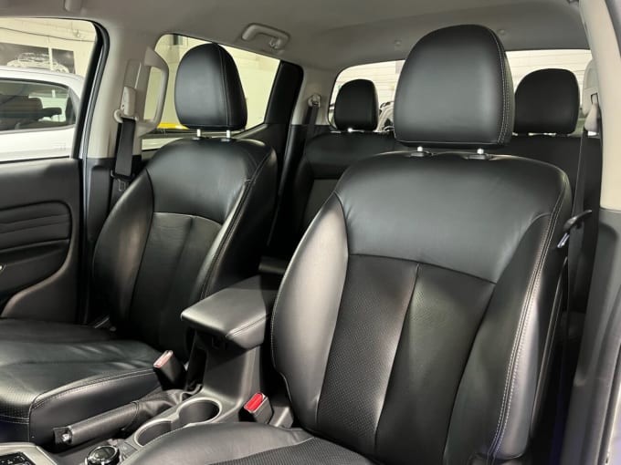 2025 Mitsubishi L200