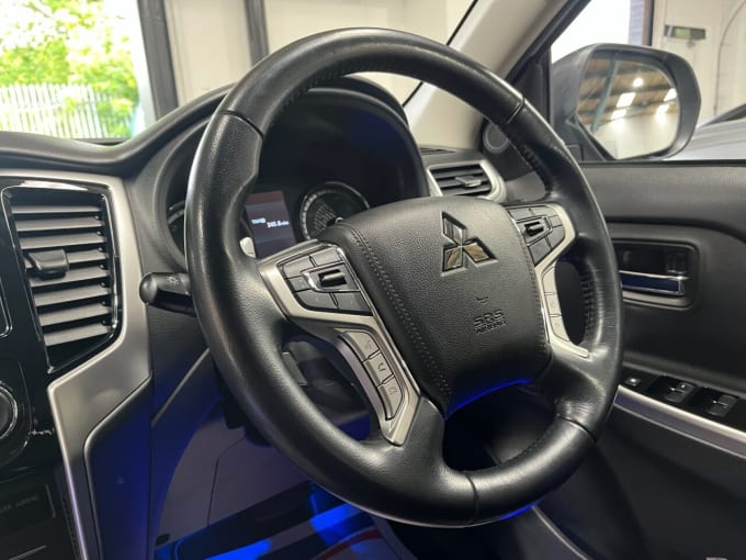 2025 Mitsubishi L200