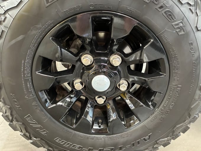 2025 Land Rover Defender