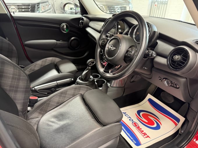 2025 Mini Hatch