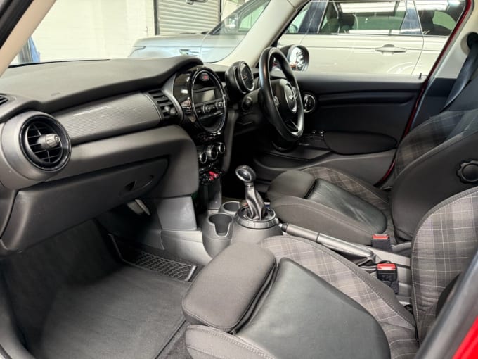 2025 Mini Hatch