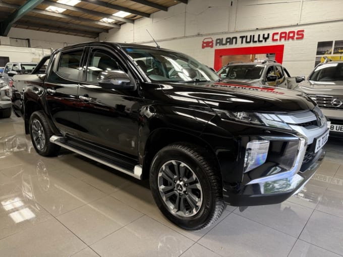 2025 Mitsubishi L200