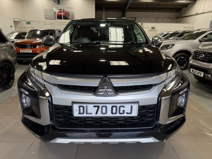 2025 Mitsubishi L200