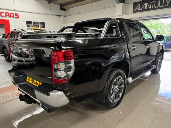 2025 Mitsubishi L200