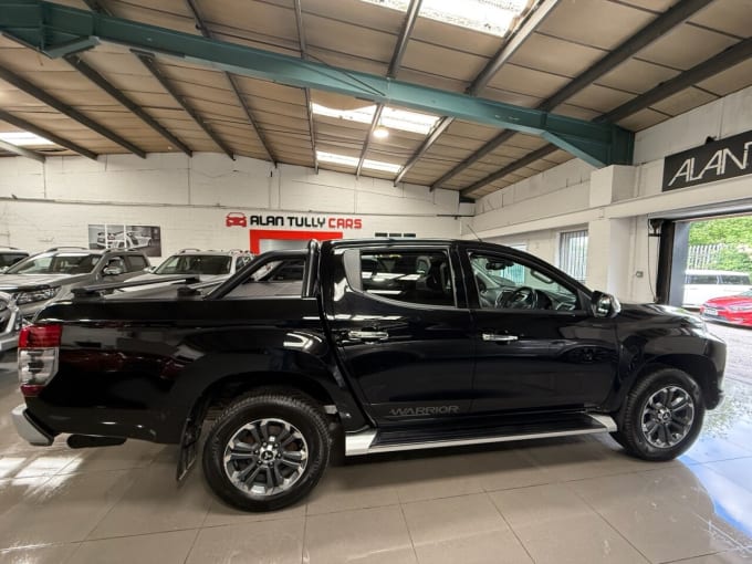 2025 Mitsubishi L200