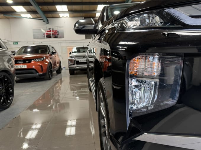 2025 Mitsubishi L200