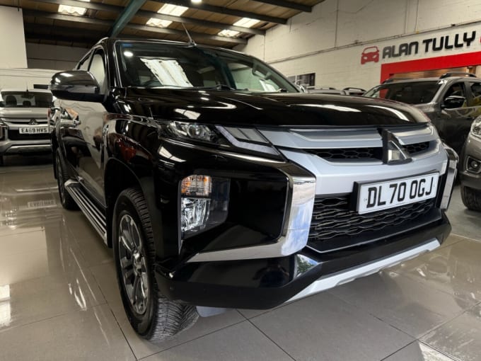 2025 Mitsubishi L200