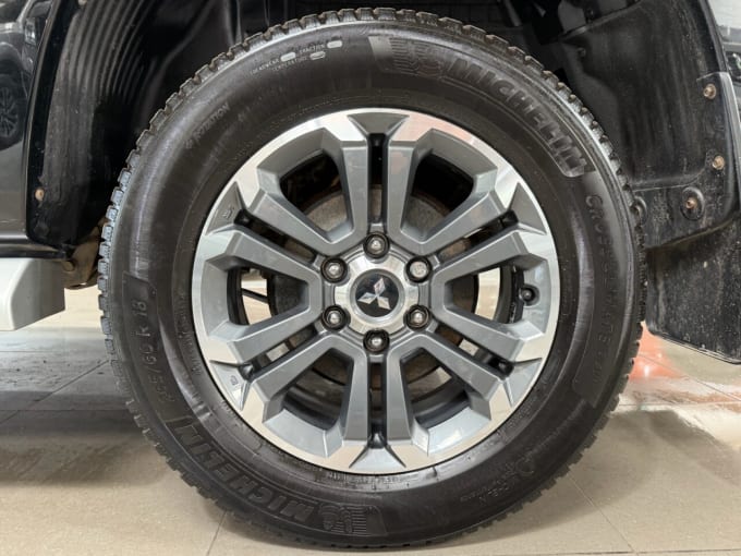 2025 Mitsubishi L200