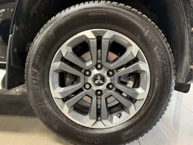 2025 Mitsubishi L200