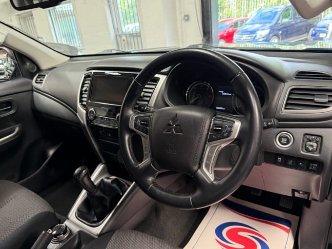 2025 Mitsubishi L200