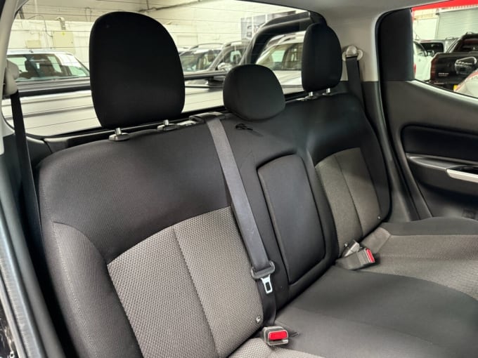 2025 Mitsubishi L200