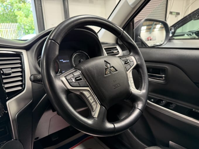 2025 Mitsubishi L200