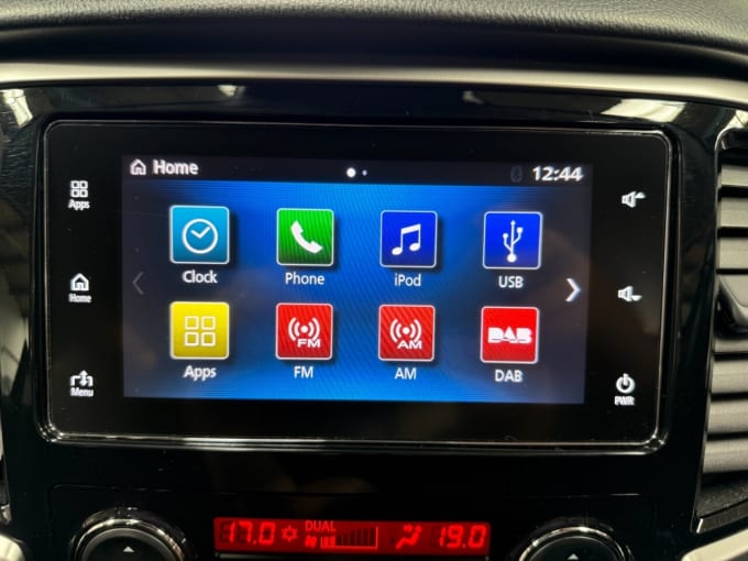2025 Mitsubishi L200