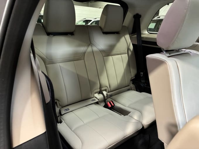 2025 Land Rover Discovery