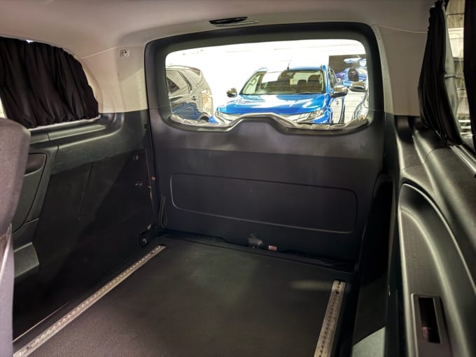2025 Mercedes-benz Vito
