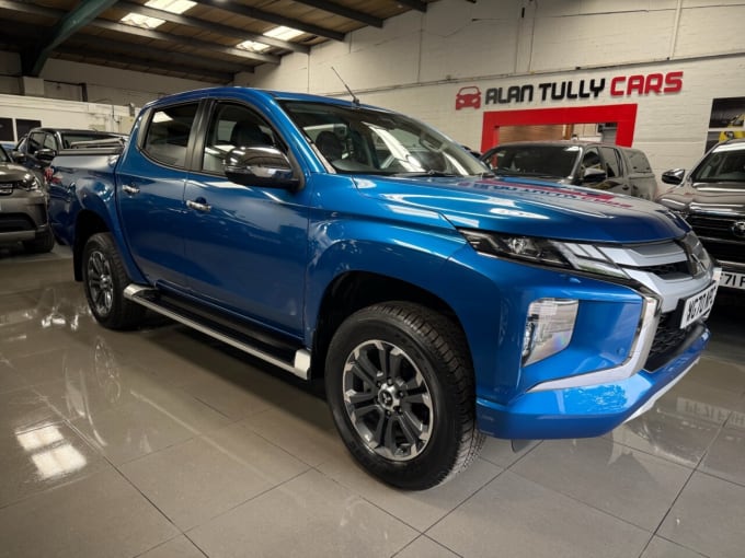 2025 Mitsubishi L200