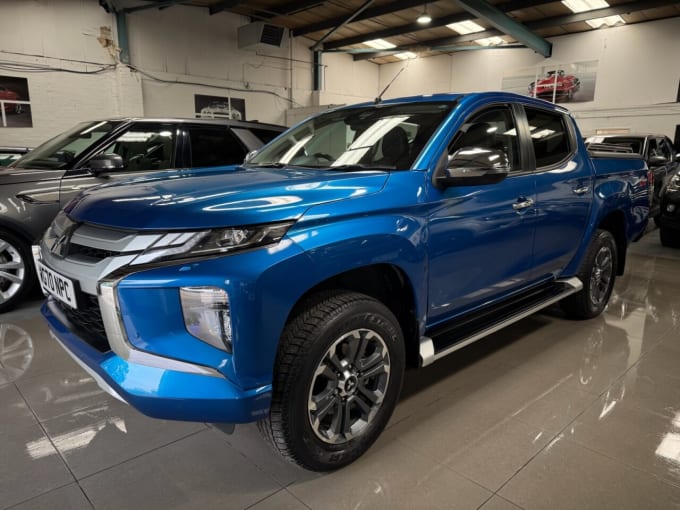 2025 Mitsubishi L200