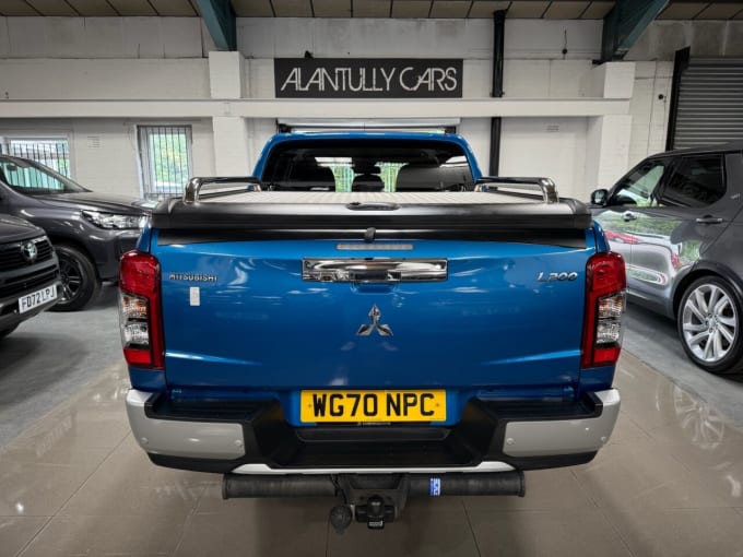 2025 Mitsubishi L200