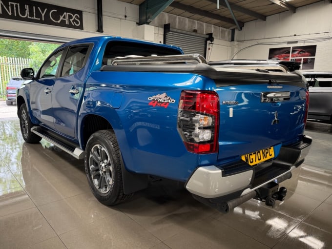 2025 Mitsubishi L200
