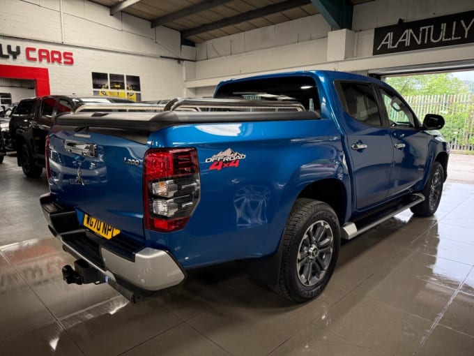 2025 Mitsubishi L200