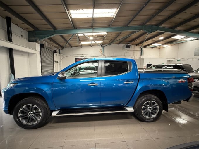 2025 Mitsubishi L200