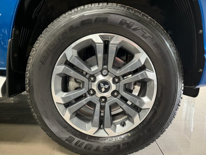 2025 Mitsubishi L200
