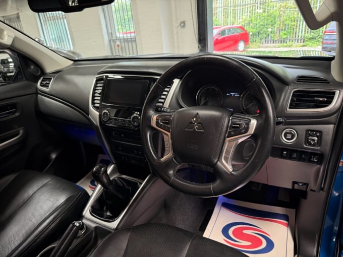 2025 Mitsubishi L200