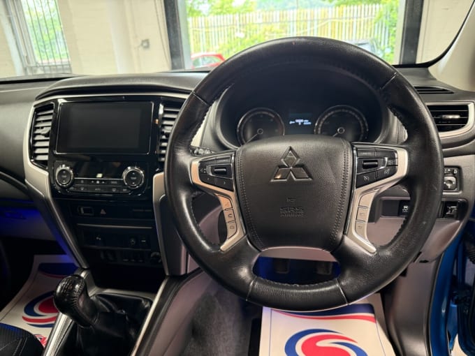 2025 Mitsubishi L200