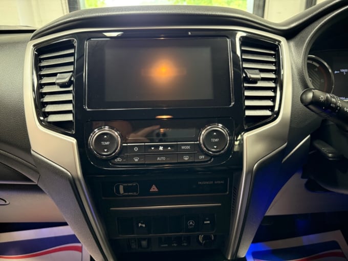 2025 Mitsubishi L200