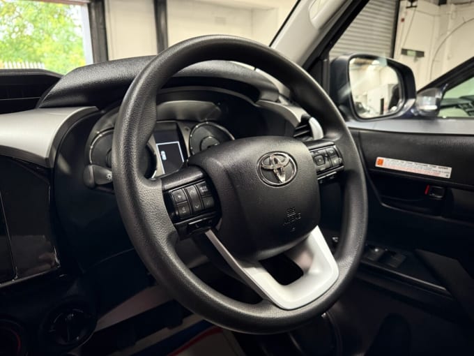 2025 Toyota Hi-lux