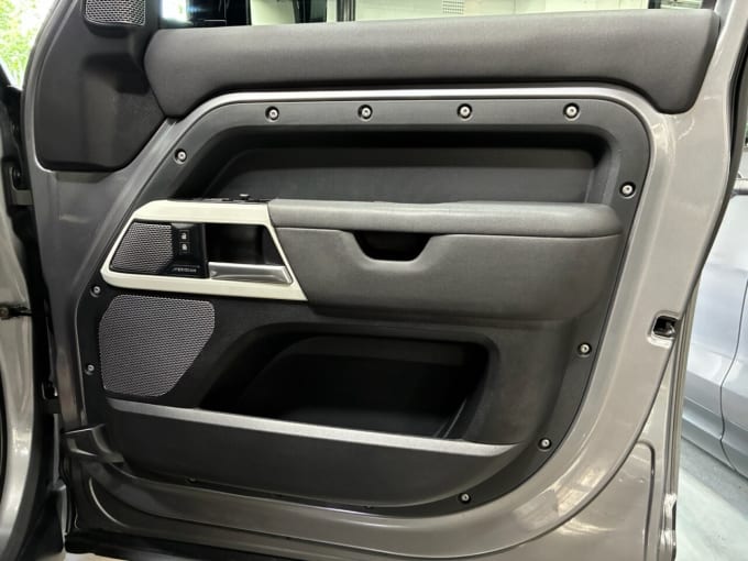 2025 Land Rover Defender